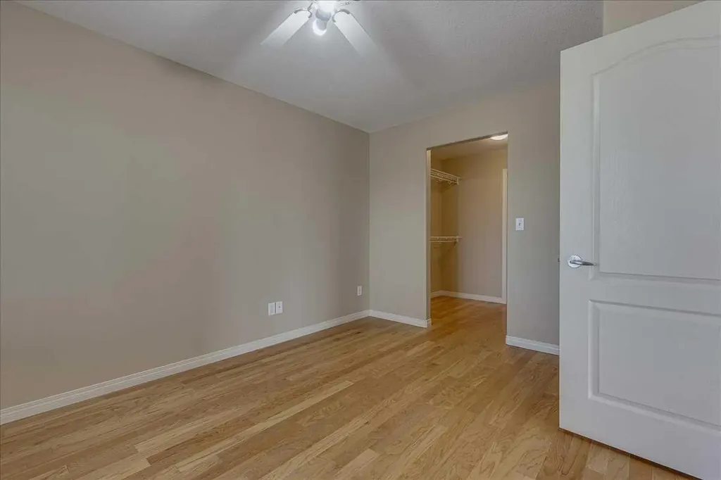 4425 Heritage Way Lacombe AB T4L 2P4