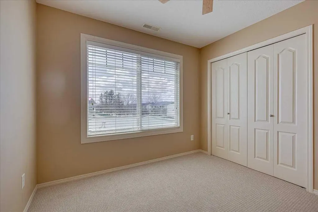 4425 Heritage Way Lacombe AB T4L 2P4