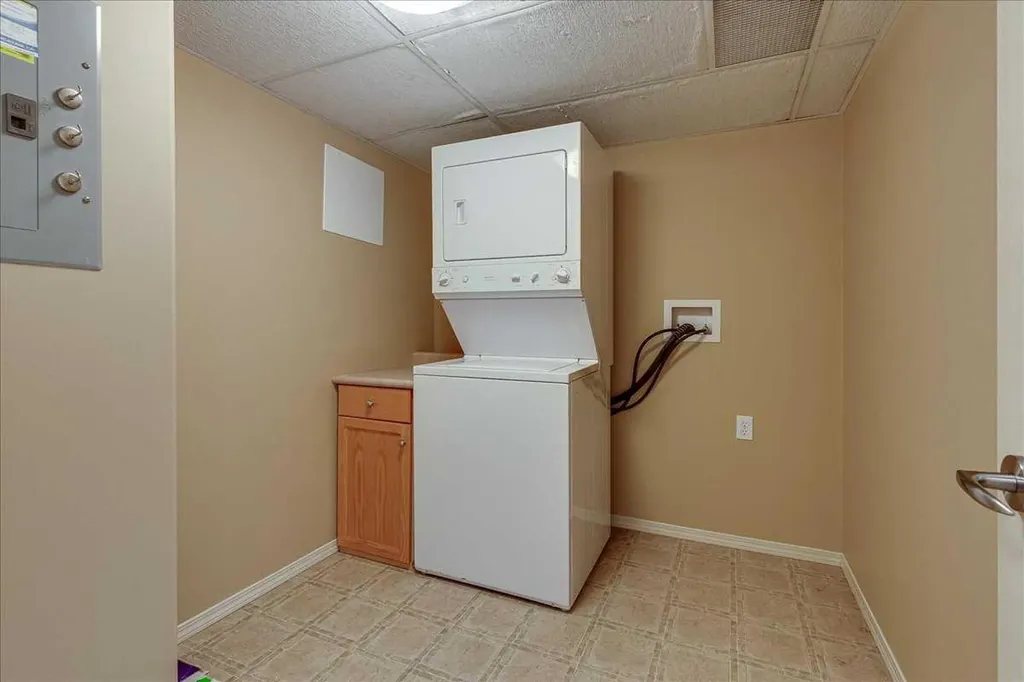 4425 Heritage Way Lacombe AB T4L 2P4