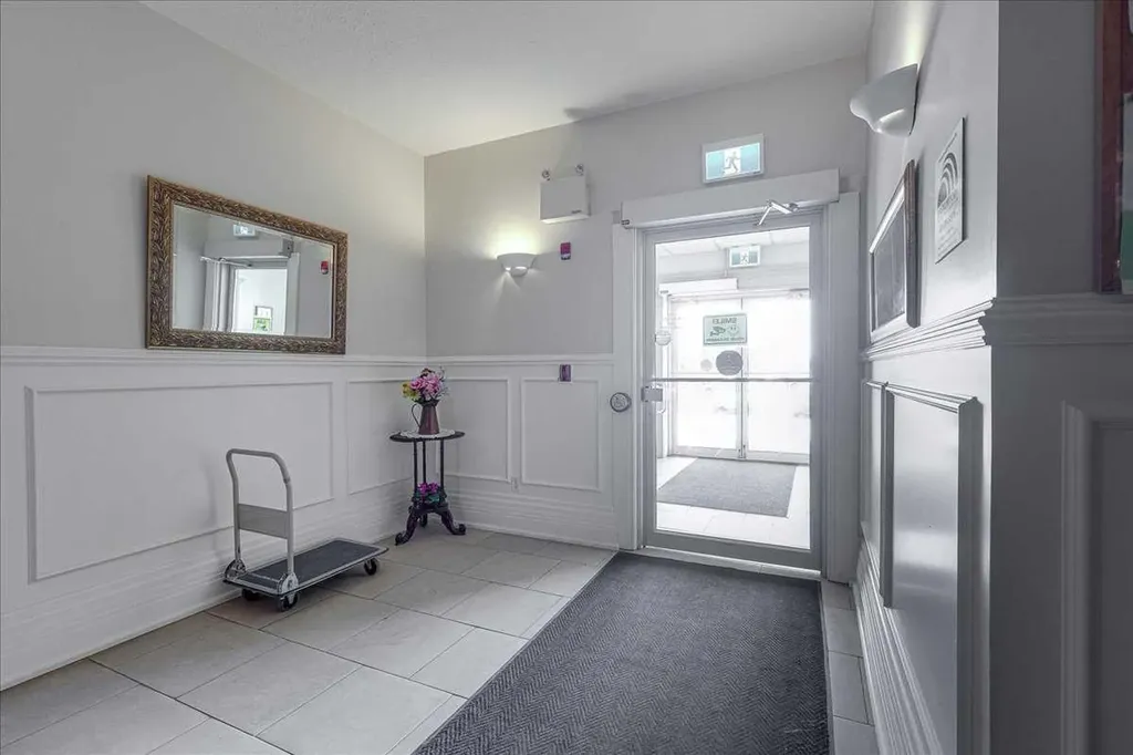 4425 Heritage Way Lacombe AB T4L 2P4