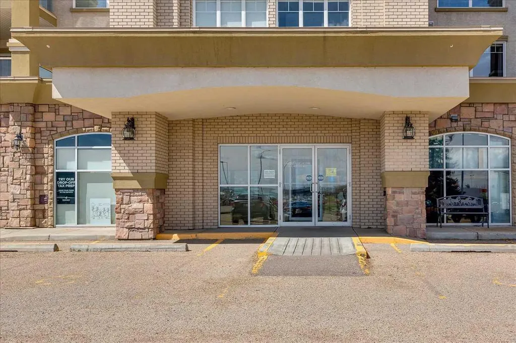 4425 Heritage Way Lacombe AB T4L 2P4