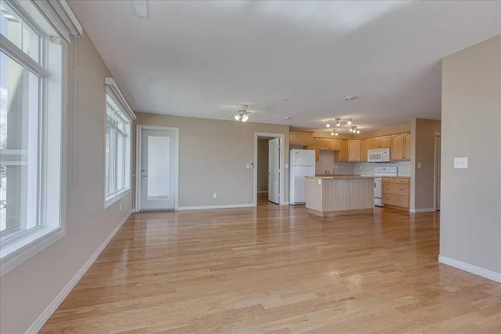 4425 Heritage Way Lacombe AB T4L 2P4