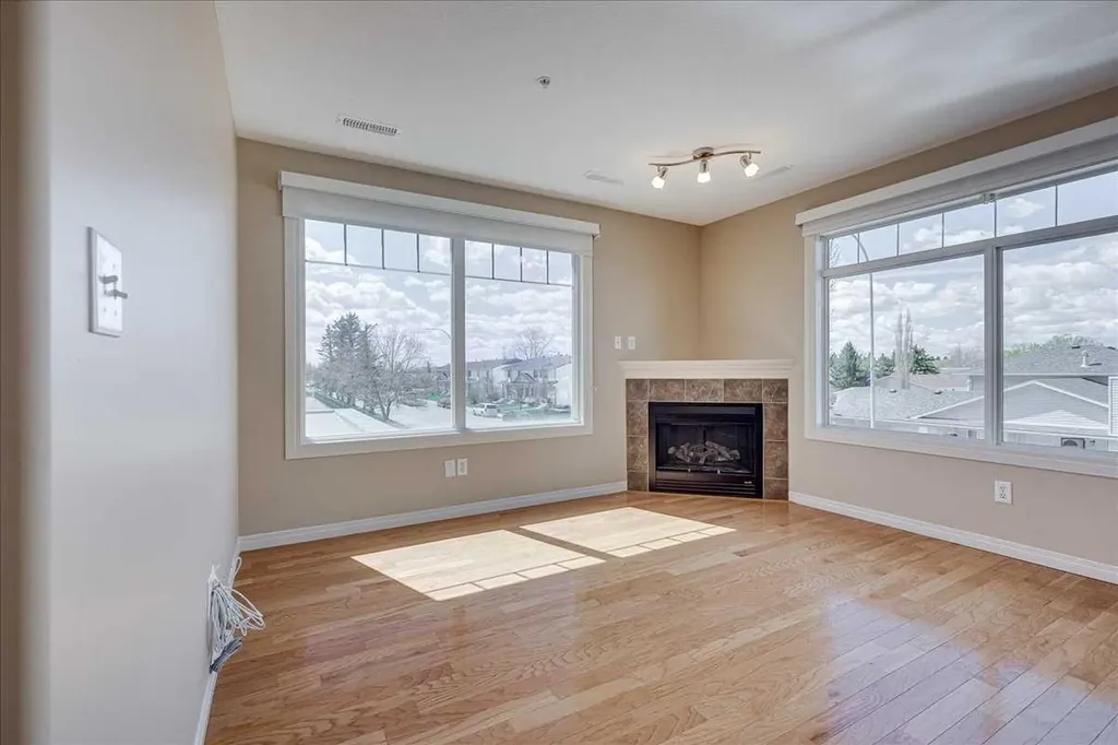 4425 Heritage Way Lacombe AB T4L 2P4