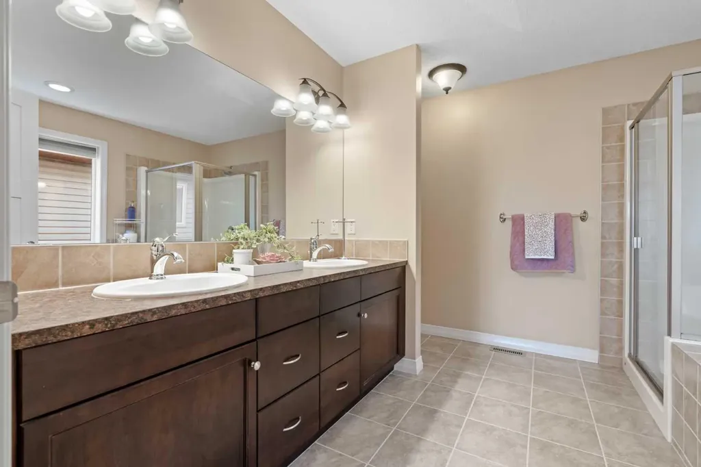58 Auburn Glen Circle SE Calgary AB T3M 0K8