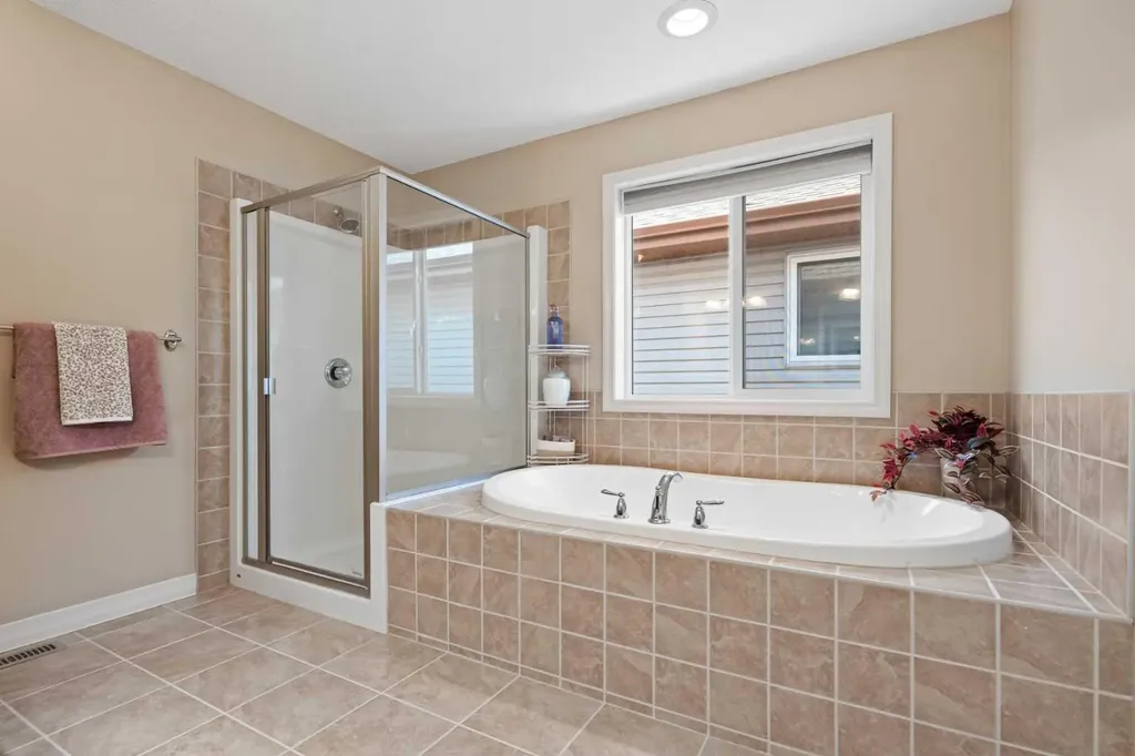 58 Auburn Glen Circle SE Calgary AB T3M 0K8