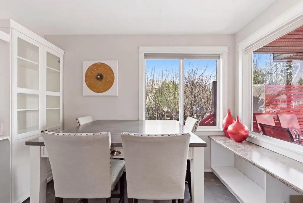 1703 110 Avenue SW Calgary AB T2W 0E4