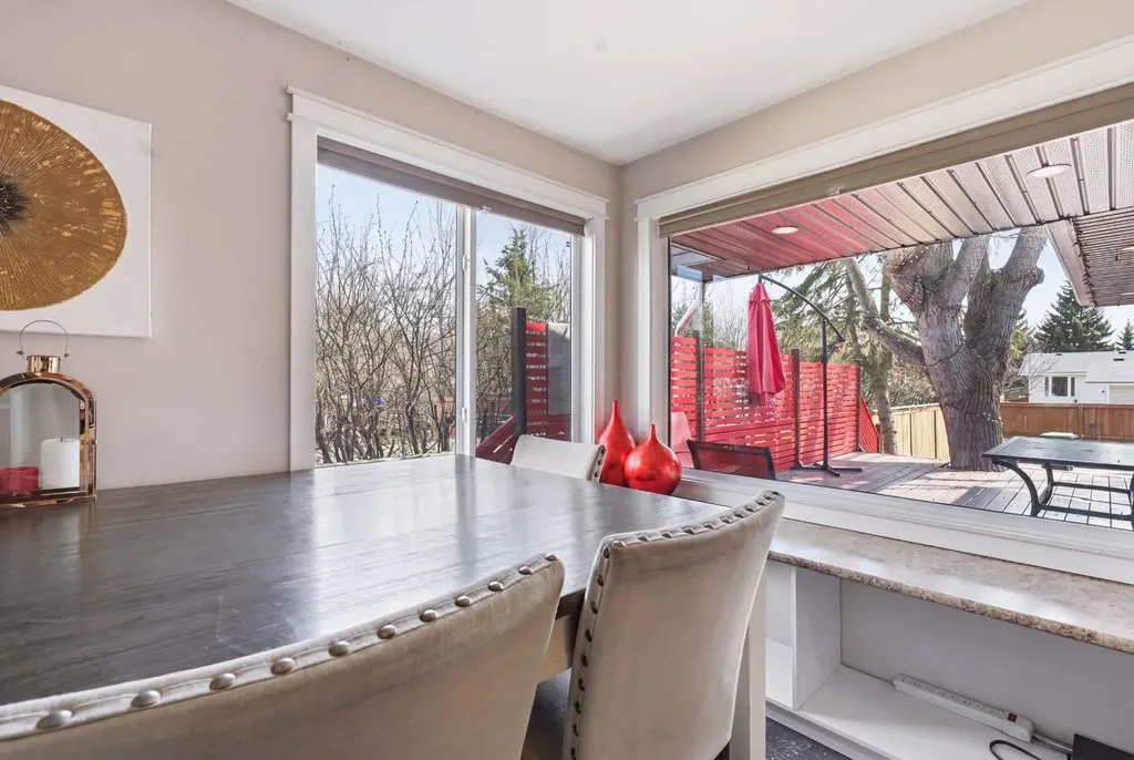 1703 110 Avenue SW Calgary AB T2W 0E4