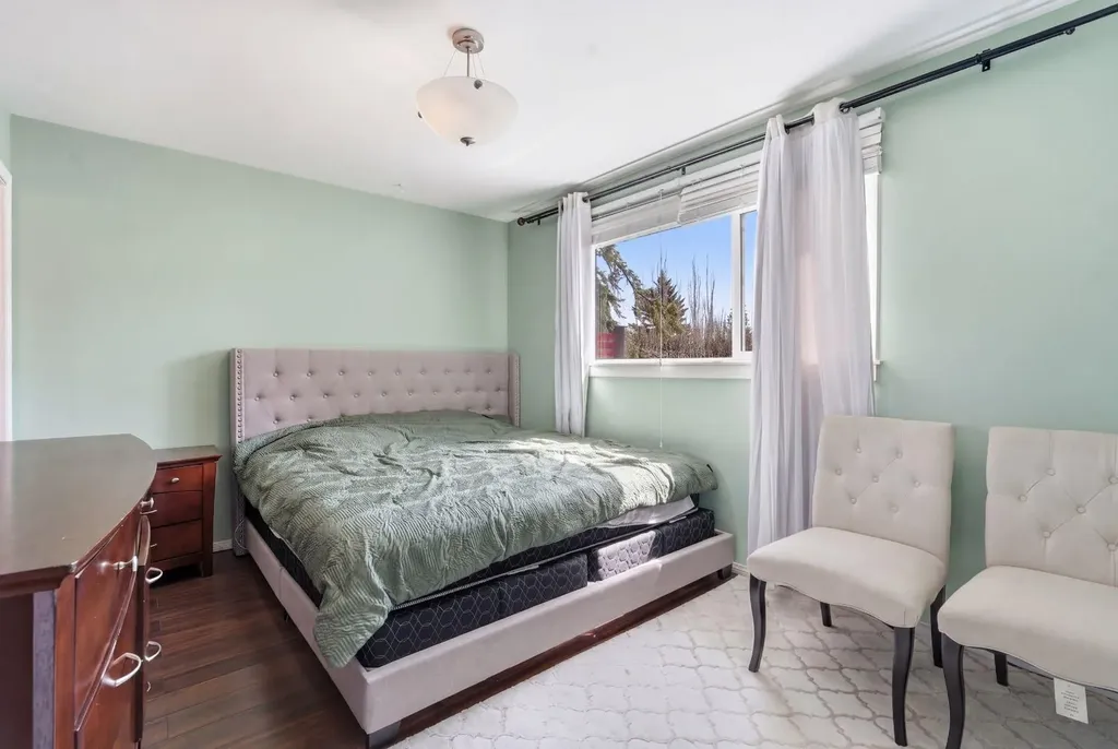 1703 110 Avenue SW Calgary AB T2W 0E4