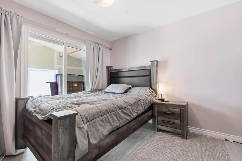 1703 110 Avenue SW Calgary AB T2W 0E4