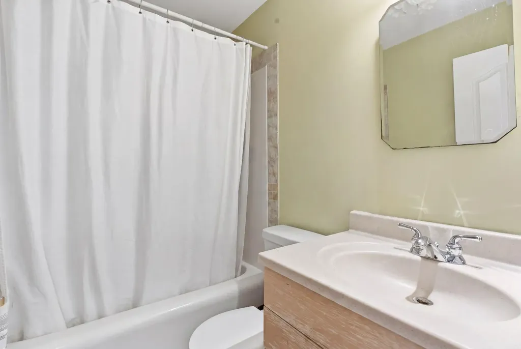 1703 110 Avenue SW Calgary AB T2W 0E4