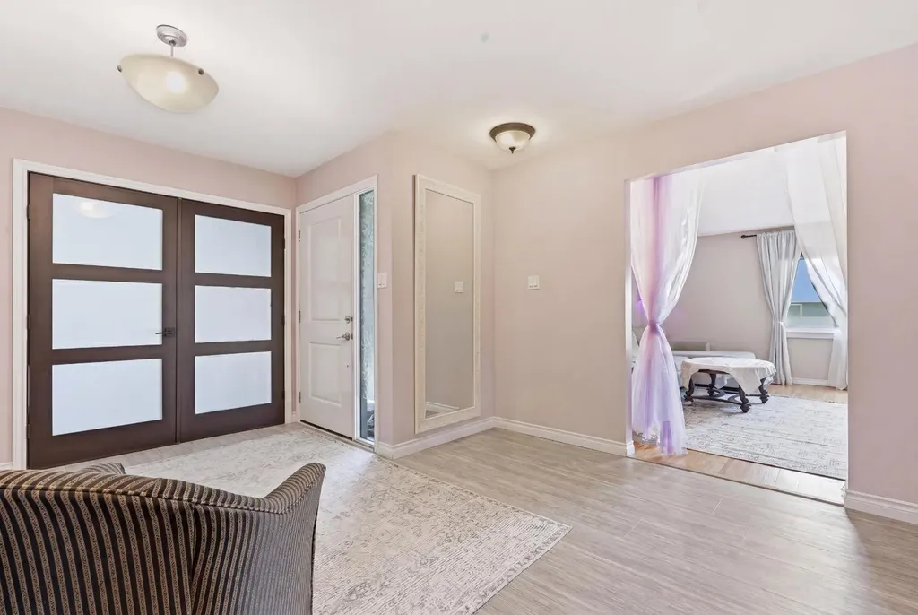 1703 110 Avenue SW Calgary AB T2W 0E4
