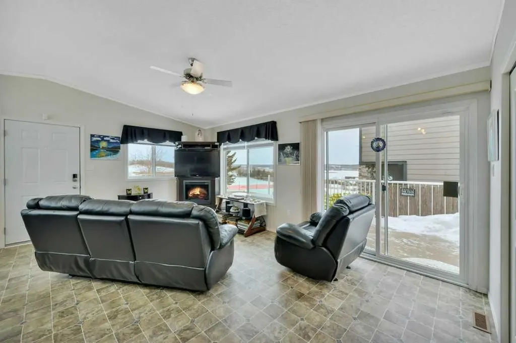 25054 Pine Lake Road S Rural Red Deer County AB T0M1R0