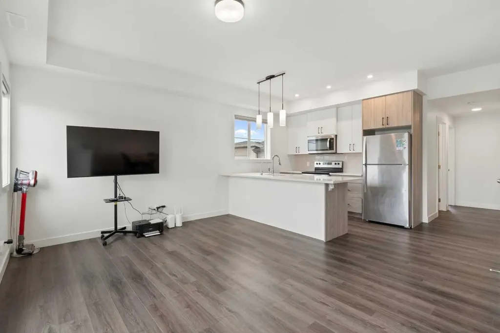122 Spring Creek Common SW Calgary AB T3H 6E2