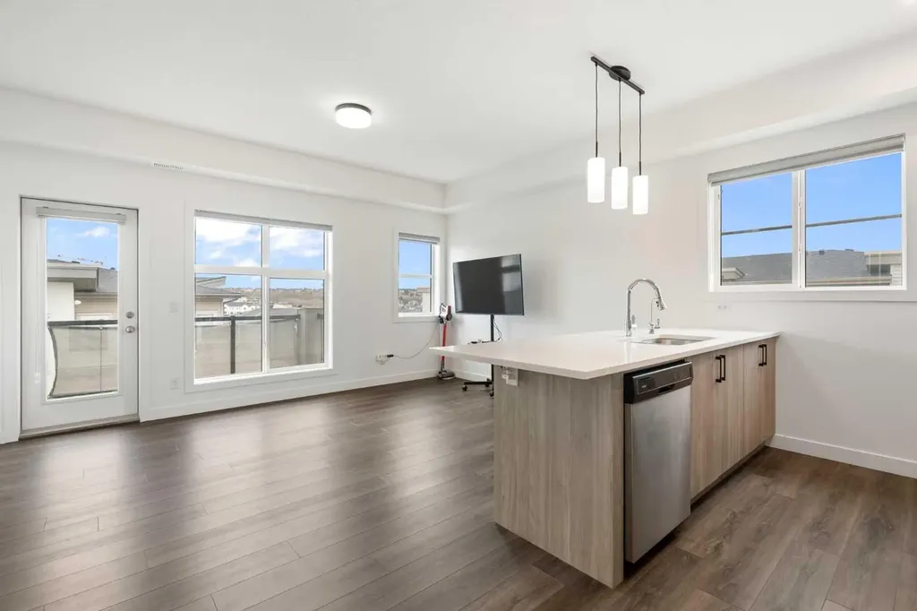 122 Spring Creek Common SW Calgary AB T3H 6E2