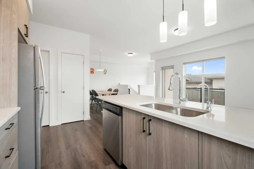 122 Spring Creek Common SW Calgary AB T3H 6E2