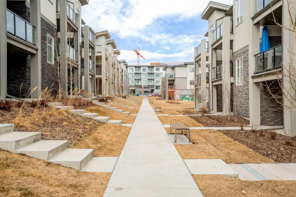 122 Spring Creek Common SW Calgary AB T3H 6E2