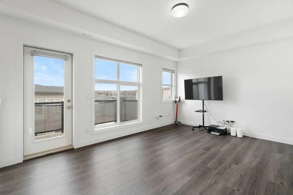 122 Spring Creek Common SW Calgary AB T3H 6E2