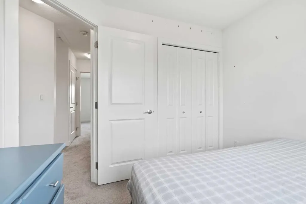 328 Bayview Street SW Airdrie AB T4B5G3