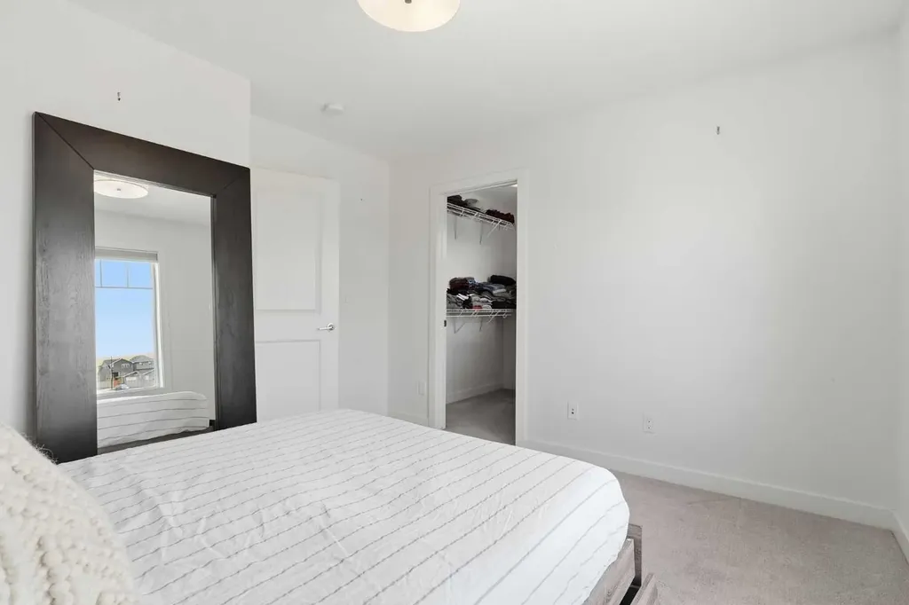 328 Bayview Street SW Airdrie AB T4B5G3