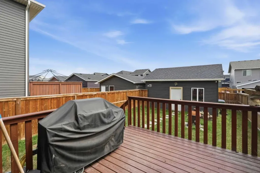 328 Bayview Street SW Airdrie AB T4B5G3