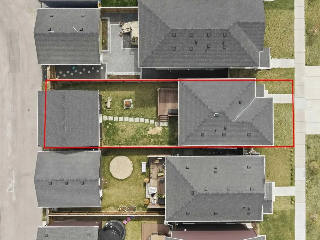 328 Bayview Street SW Airdrie AB T4B5G3