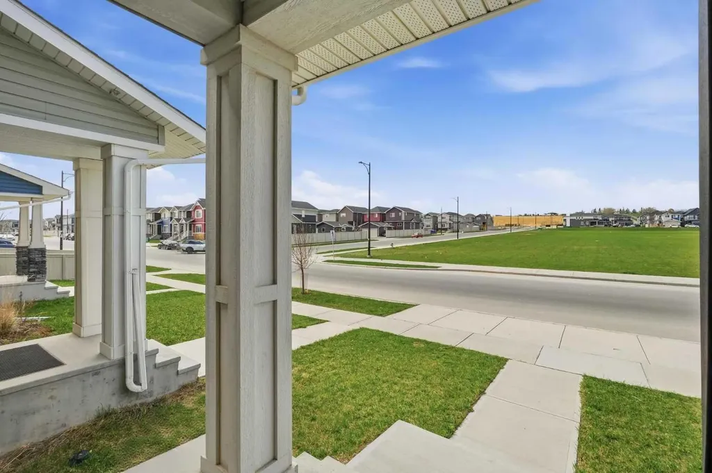 328 Bayview Street SW Airdrie AB T4B5G3