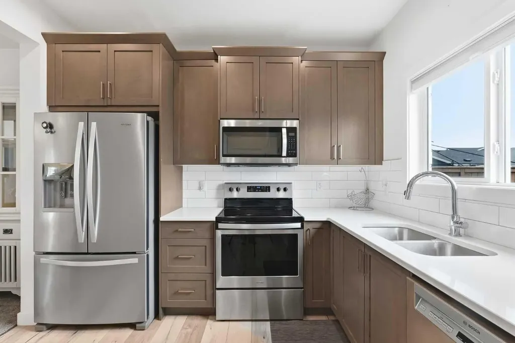 328 Bayview Street SW Airdrie AB T4B5G3