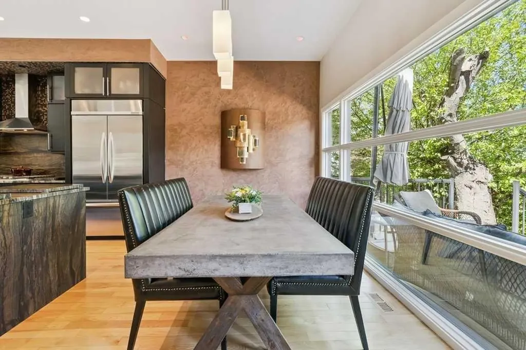 640 Willoughby Crescent SE Calgary AB T2J 2A1