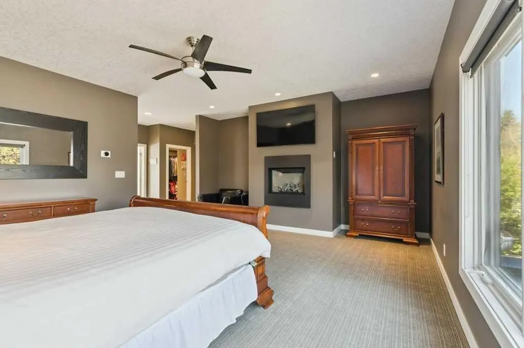 640 Willoughby Crescent SE Calgary AB T2J 2A1
