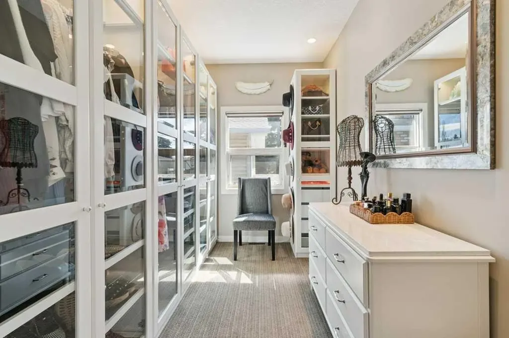 640 Willoughby Crescent SE Calgary AB T2J 2A1