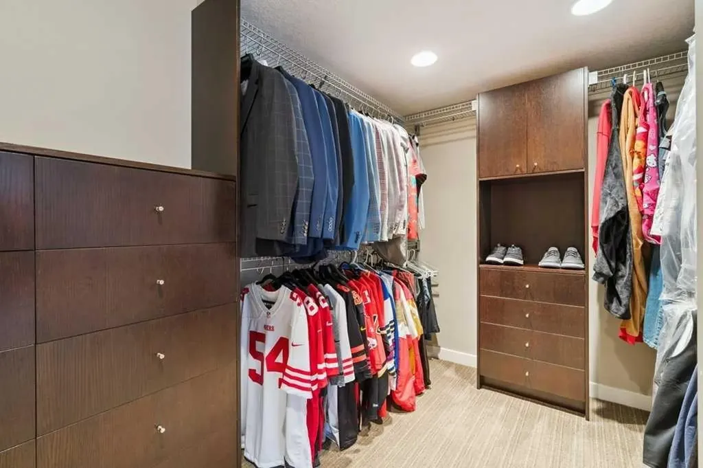 640 Willoughby Crescent SE Calgary AB T2J 2A1