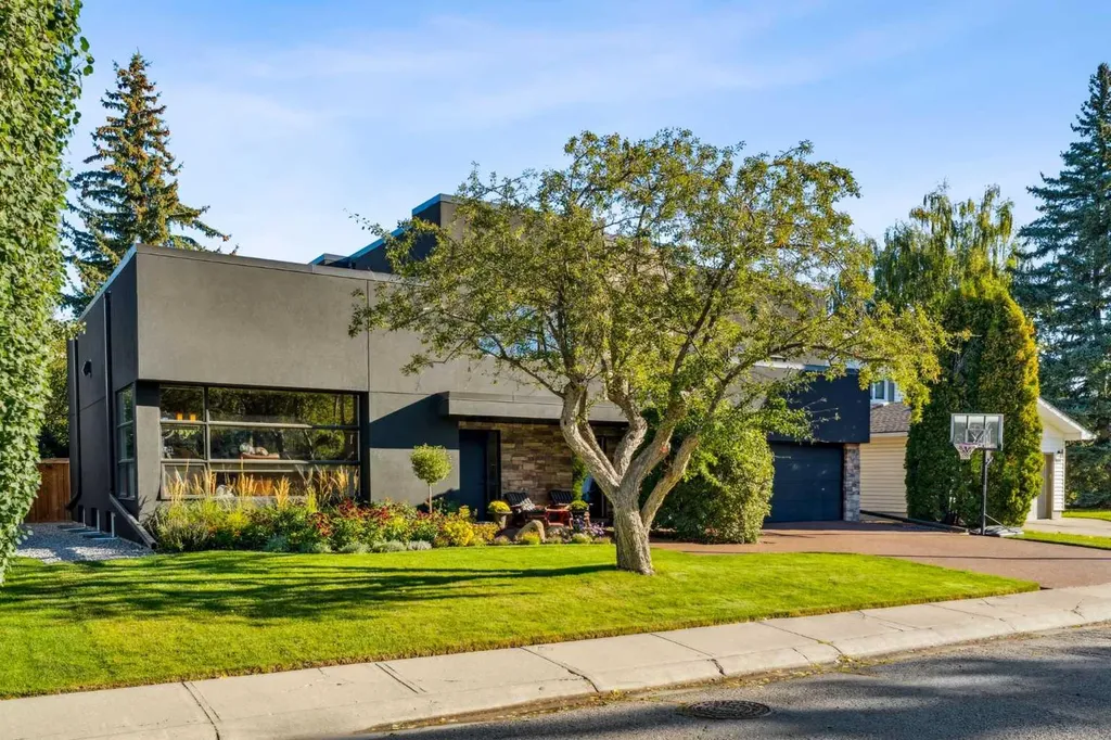 640 Willoughby Crescent SE Calgary AB T2J 2A1