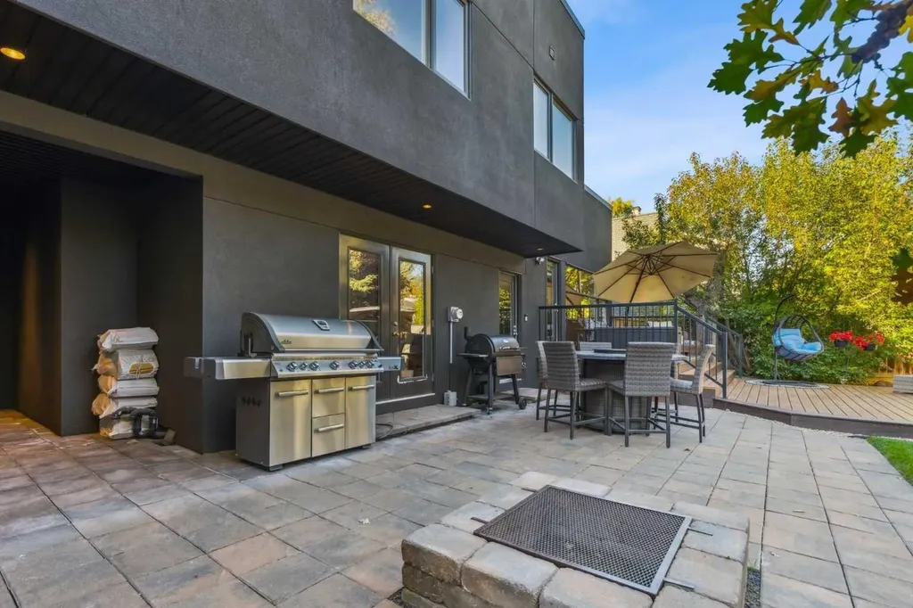 640 Willoughby Crescent SE Calgary AB T2J 2A1
