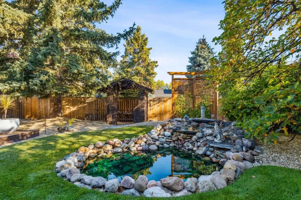 640 Willoughby Crescent SE Calgary AB T2J 2A1