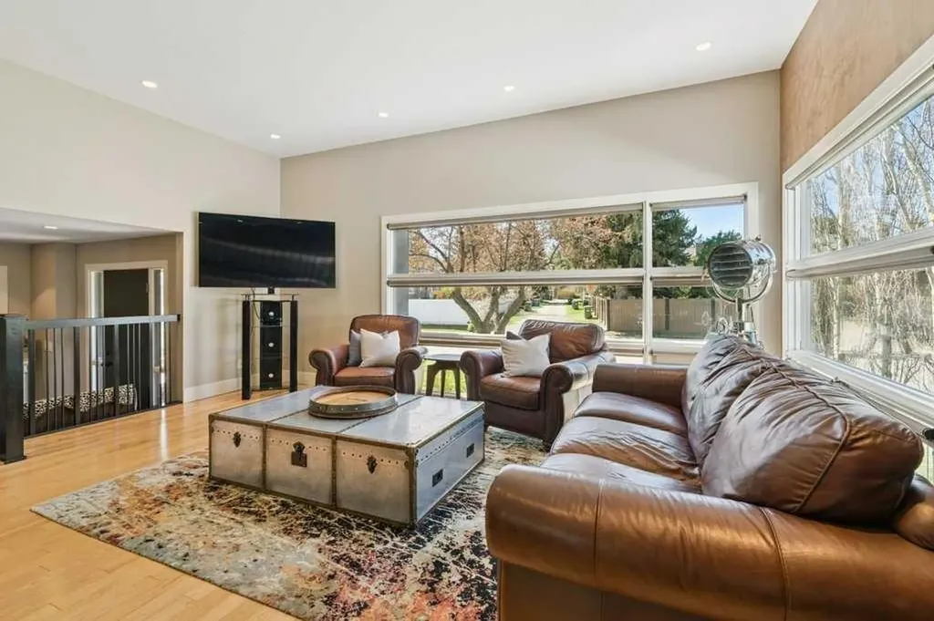 640 Willoughby Crescent SE Calgary AB T2J 2A1