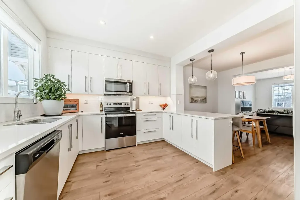 106 Dawson Harbour Grove Chestermere AB T1X 2S4