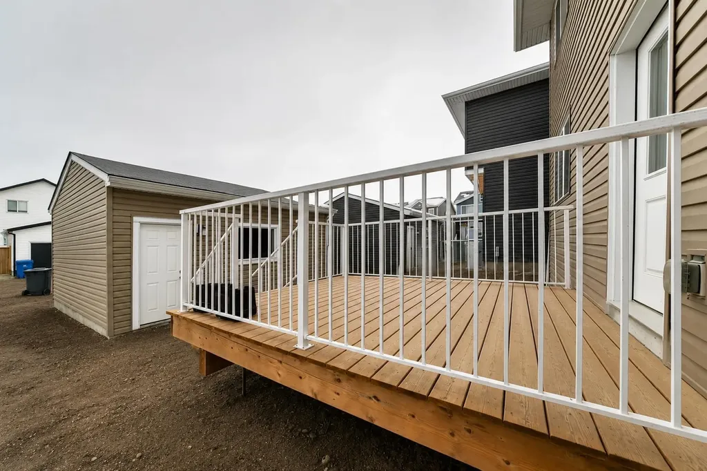 106 Dawson Harbour Grove Chestermere AB T1X 2S4