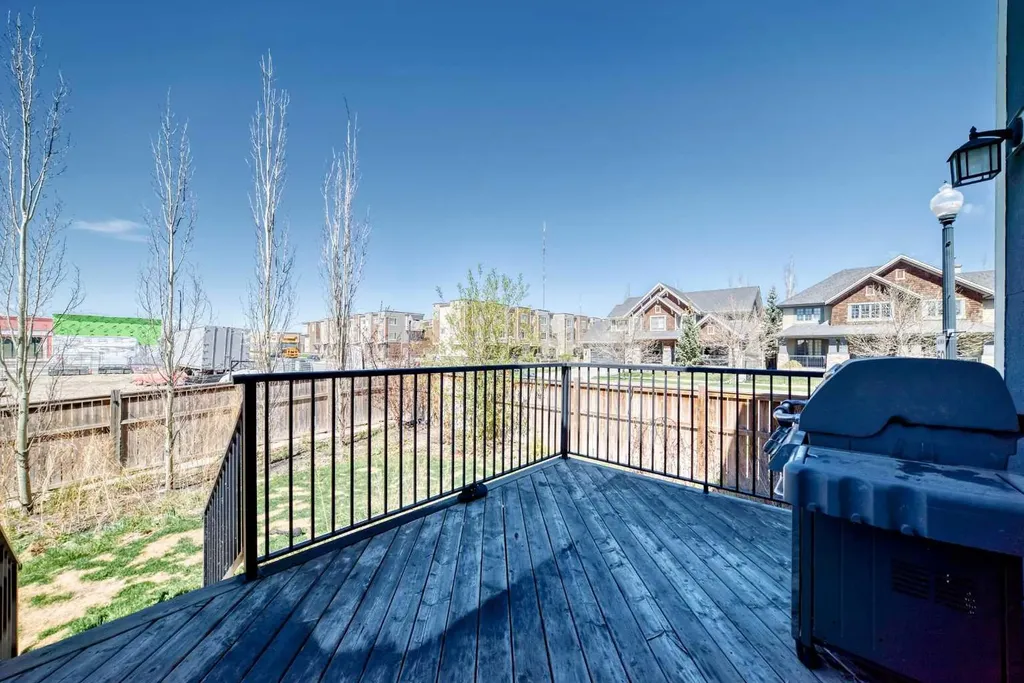 7 Westland Manor SW Calgary AB T3H 0W2