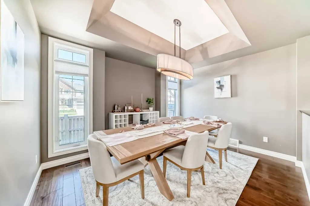 7 Westland Manor SW Calgary AB T3H 0W2