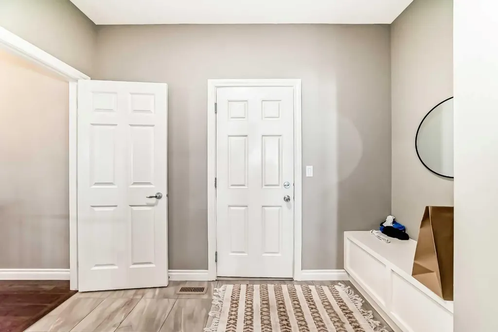 7 Westland Manor SW Calgary AB T3H 0W2