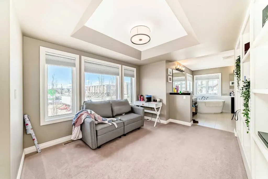 7 Westland Manor SW Calgary AB T3H 0W2