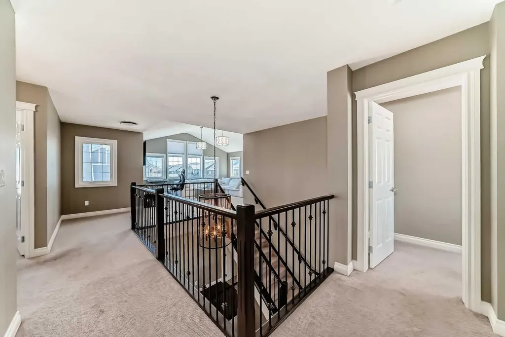 7 Westland Manor SW Calgary AB T3H 0W2