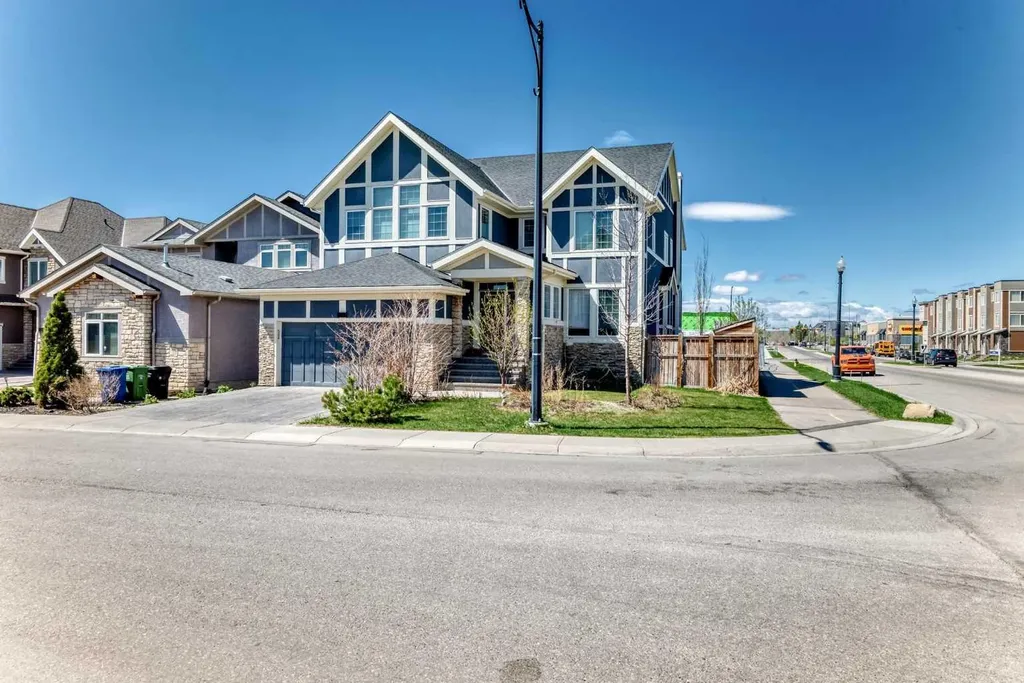 7 Westland Manor SW Calgary AB T3H 0W2