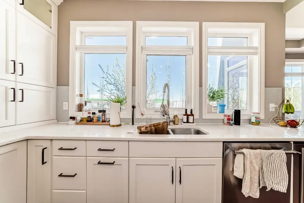 7 Westland Manor SW Calgary AB T3H 0W2