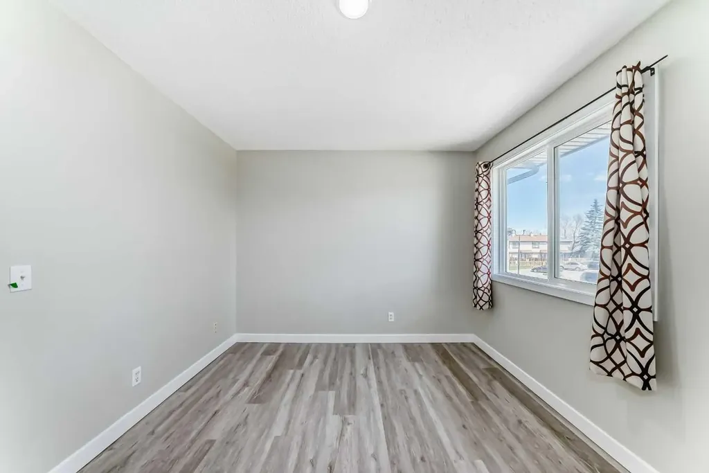 2727 Rundleson Road NE Calgary AB T1Y 3Z3