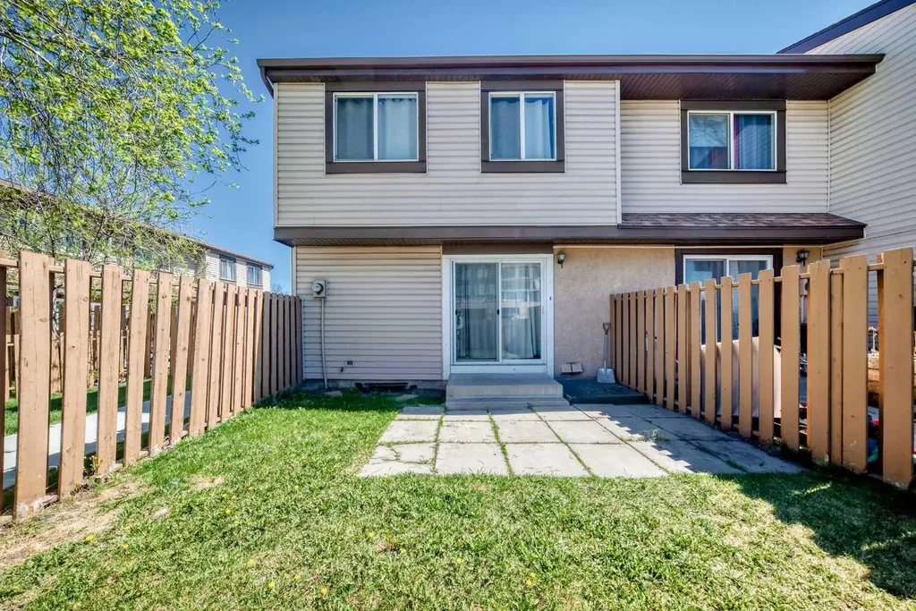 2727 Rundleson Road NE Calgary AB T1Y 3Z3