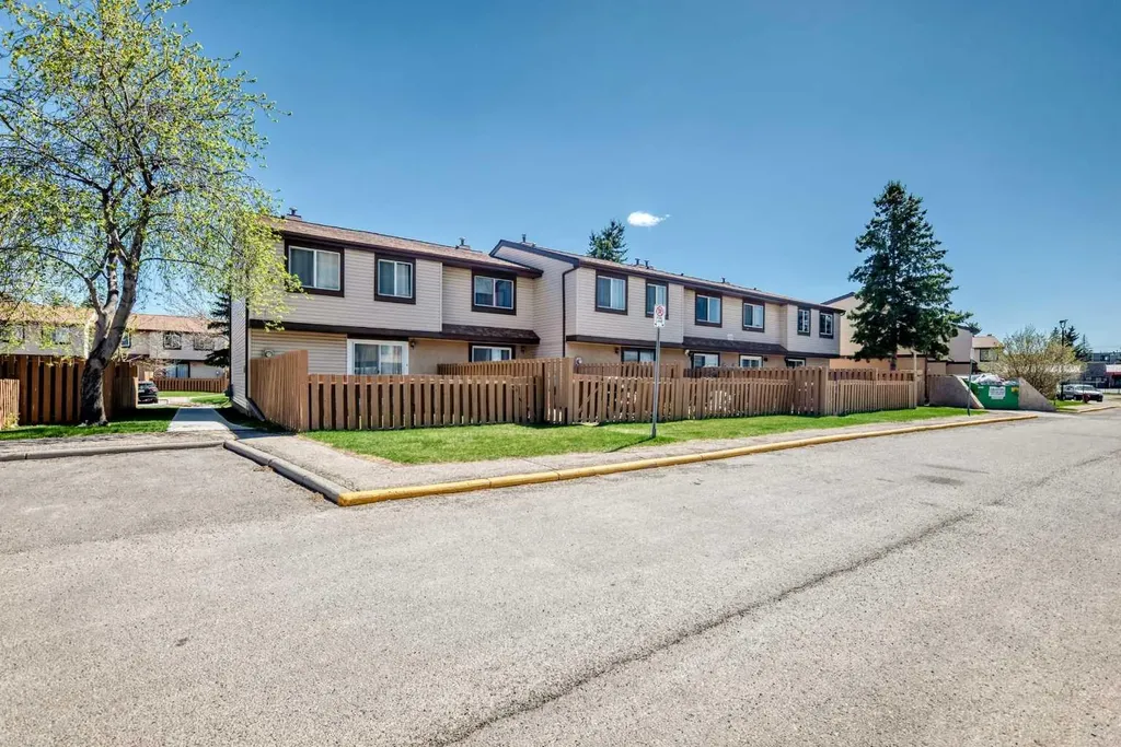 2727 Rundleson Road NE Calgary AB T1Y 3Z3