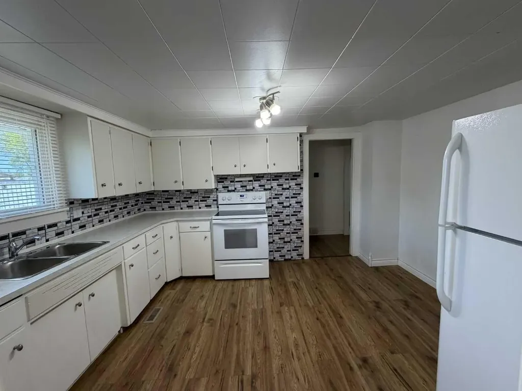 5312 57 Street Taber AB T1G 1L7