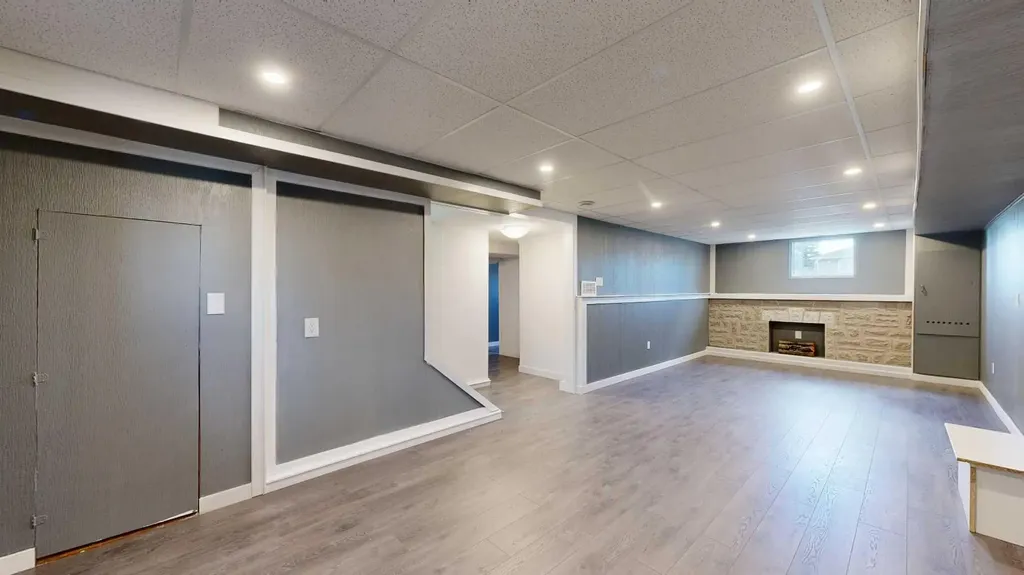 4612 53 Street Stettler AB T4K1J5