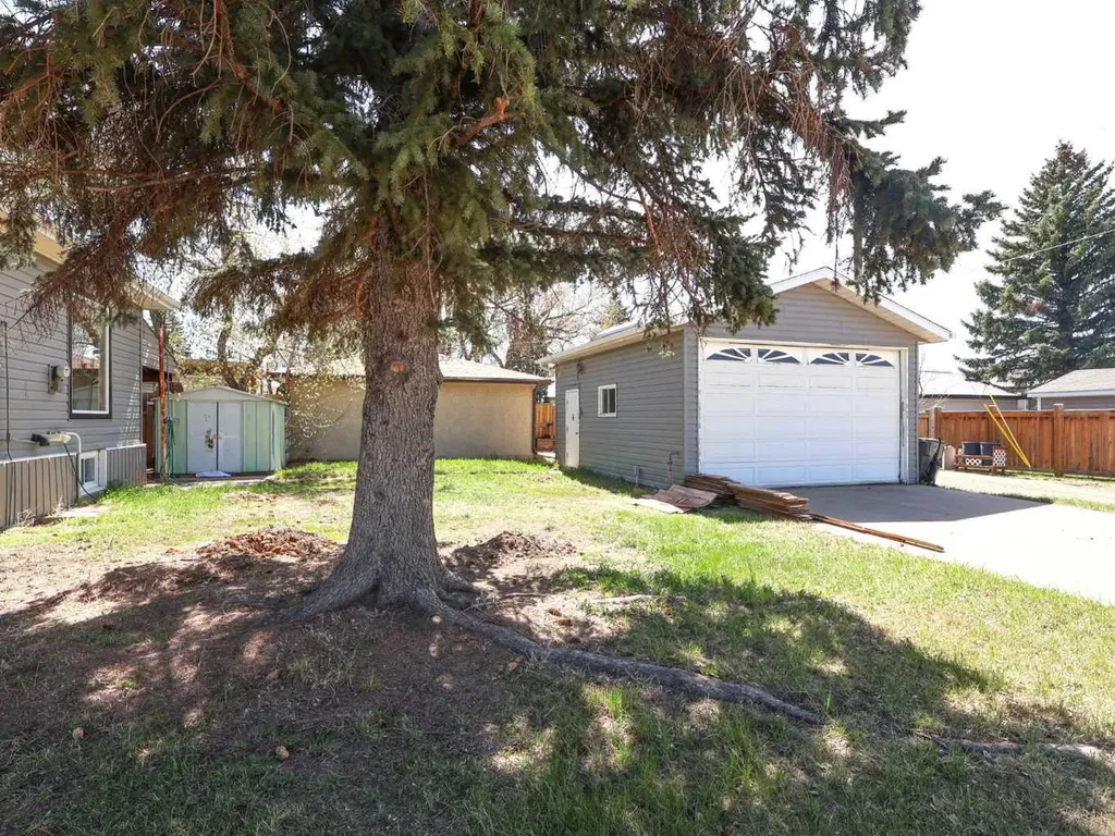4612 53 Street Stettler AB T4K1J5